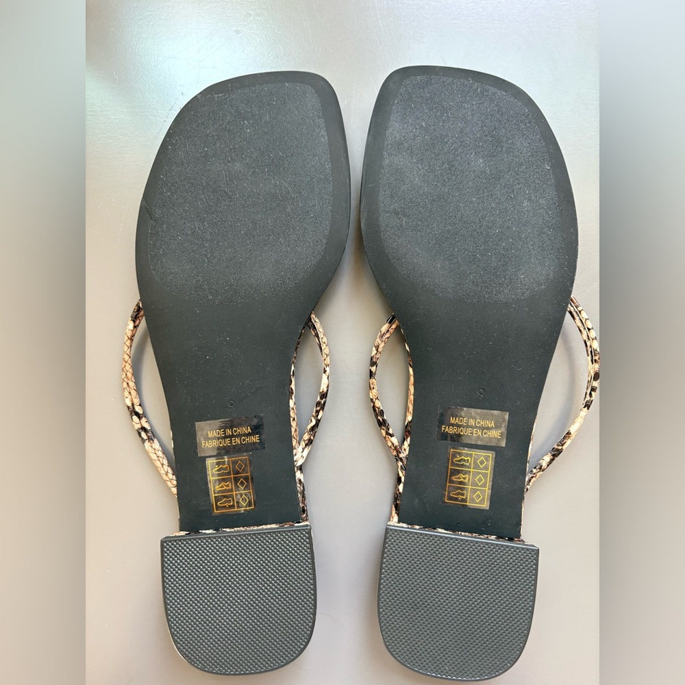 New Anthropologie Jeffrey Campbell Chance-it Sandal Snake Print Silver Disc SZ 9 - Picture 8 of 9